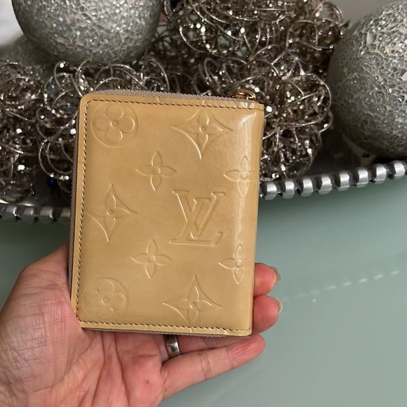 Louis Vuitton Vernis Enamel Patent Leather Broom Zip Around Wallet - Picture 3 of 8